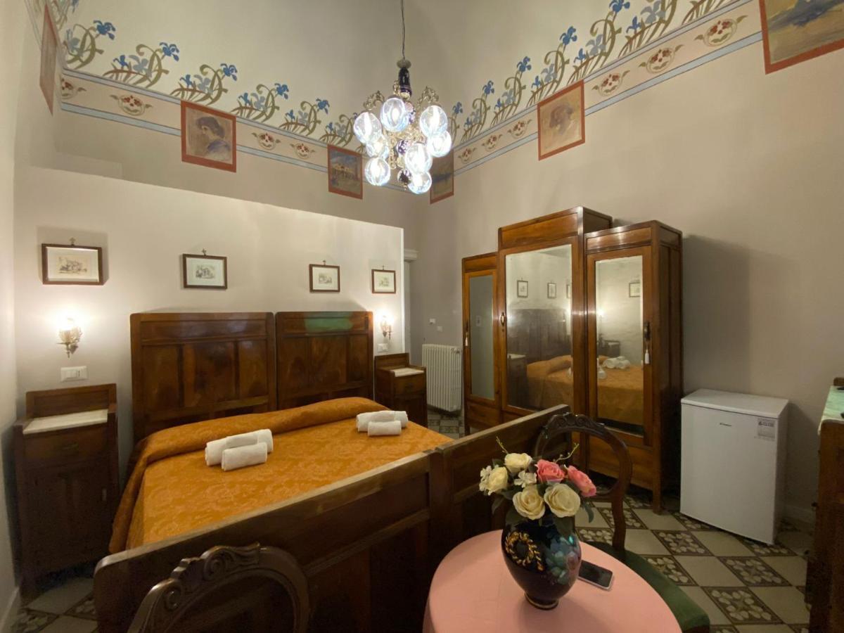 Bed and Breakfast Antico Palazzo Spinola à Gallipoli Extérieur photo