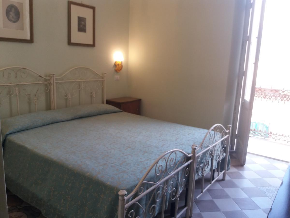 Bed and Breakfast Antico Palazzo Spinola à Gallipoli Extérieur photo