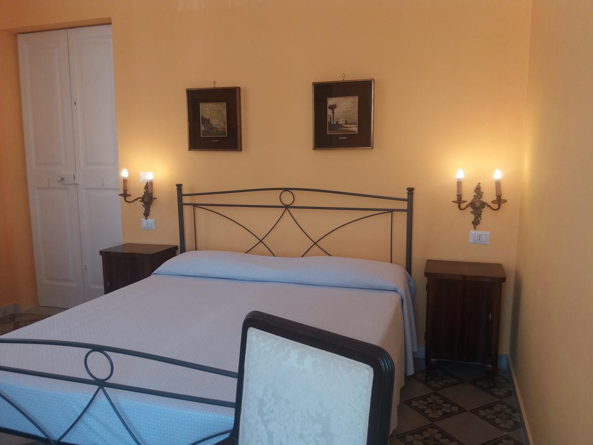 Bed and Breakfast Antico Palazzo Spinola à Gallipoli Extérieur photo