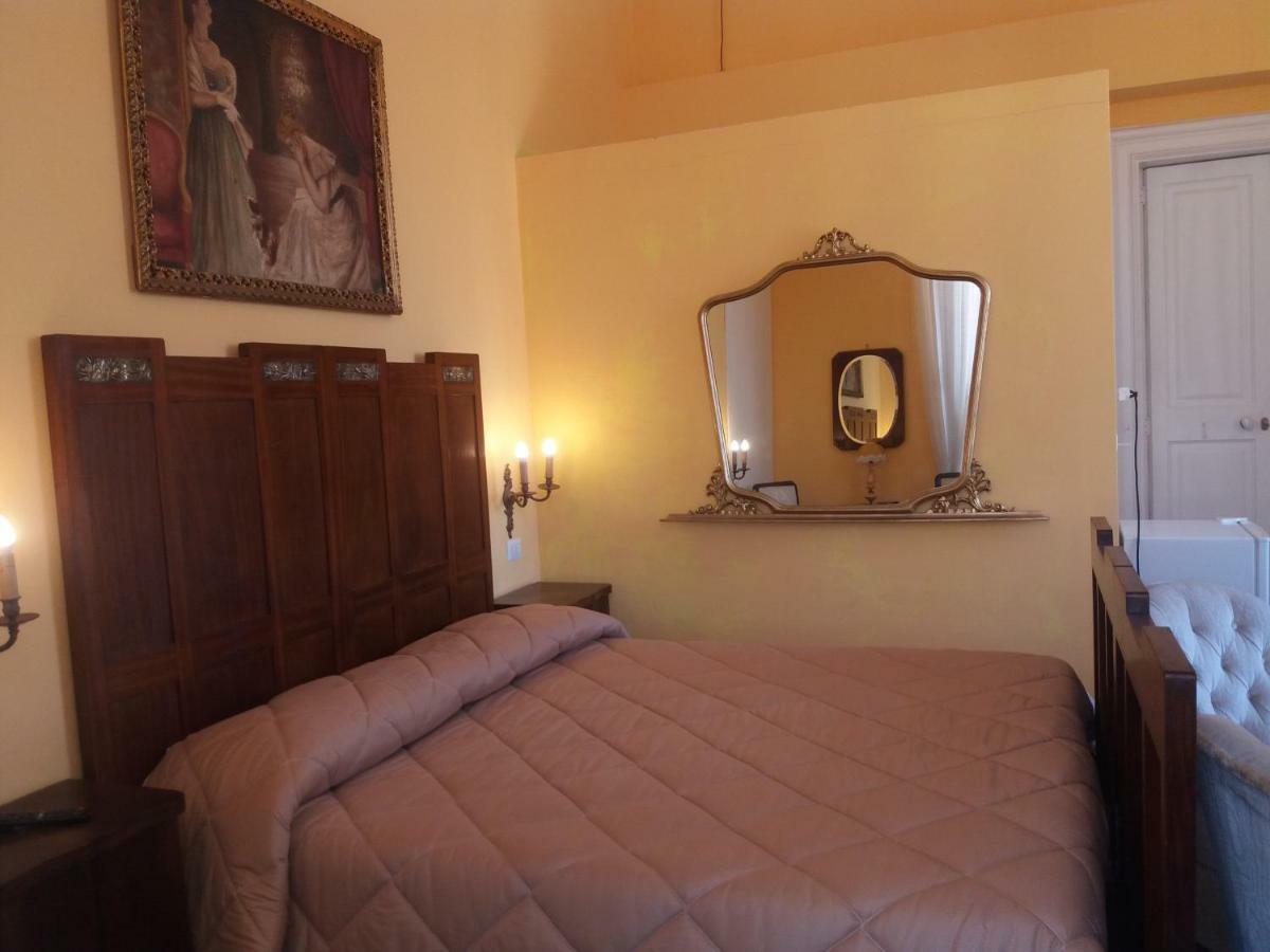 Bed and Breakfast Antico Palazzo Spinola à Gallipoli Extérieur photo